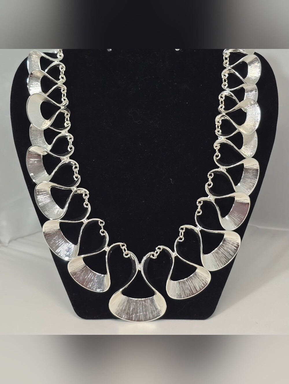 Silver Statement Fan-Link Necklace